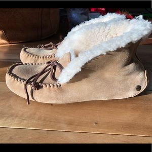 Uggs Alena slippers